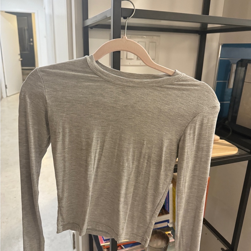 Aritzia Heather Gray Long Sleeve Top
